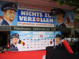 2011.07.06 Premiere _ Nichts zu verzollen, Aussenansicht_17